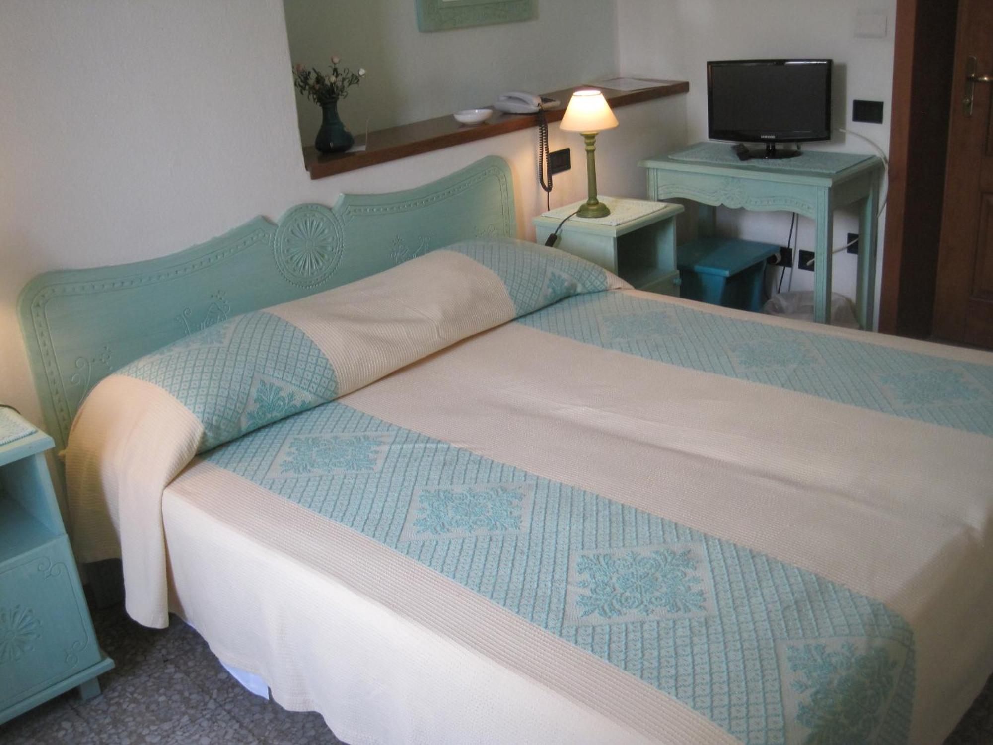Hotel Moderno Санта-Тереза-Галлура Номер фото